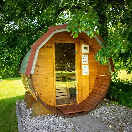 Haus Mit See, Sauna, Whirlpool And Games * Egling
